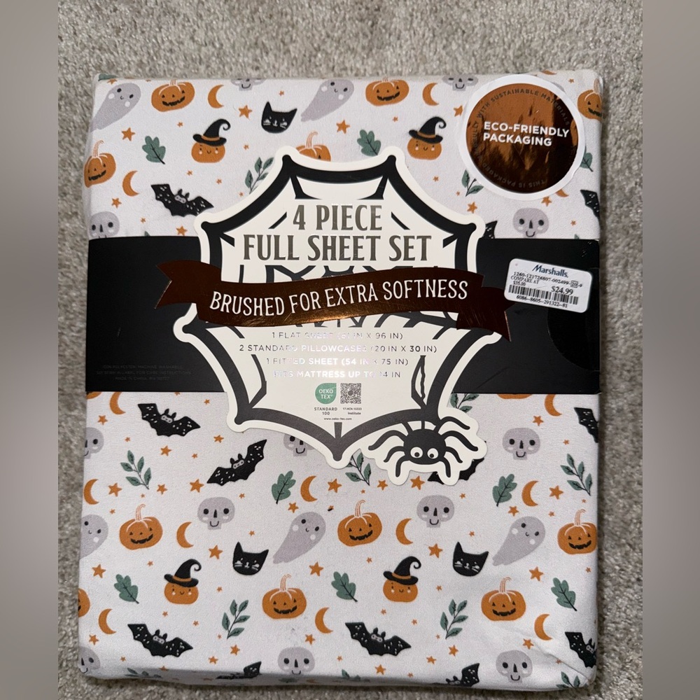 Halloween FULL sheet set includes fitted sheet and 2 pillowcases only